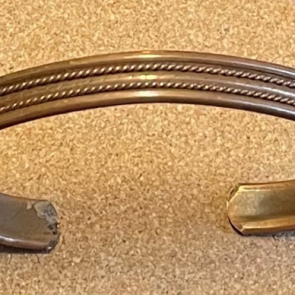 Copper cuff bracelet - Picture 2 of 3